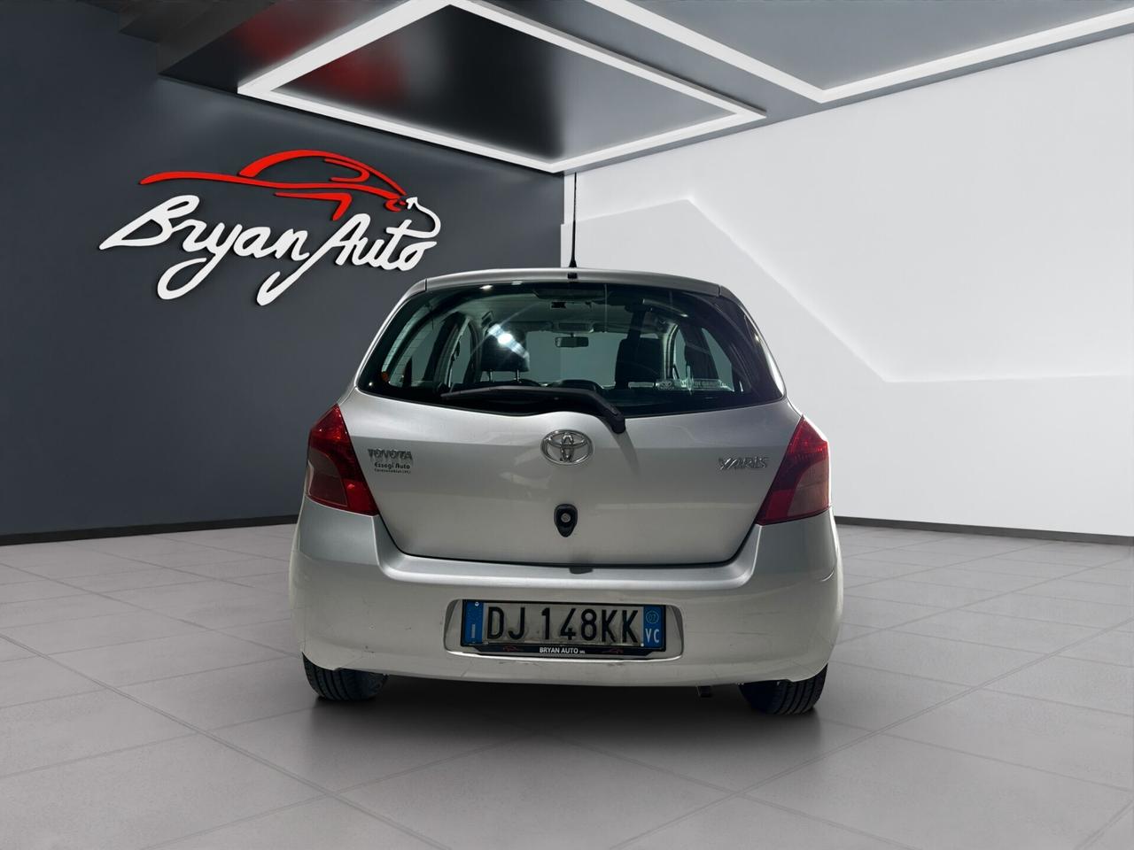 Toyota Yaris 1.0 5 porte Sol