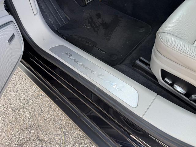 PORSCHE Panamera 4.0 Turbo