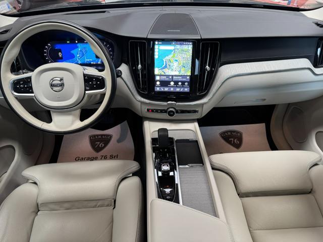 VOLVO XC60 B4 (d) AWD auto Ultimate Dark Gancio Originale