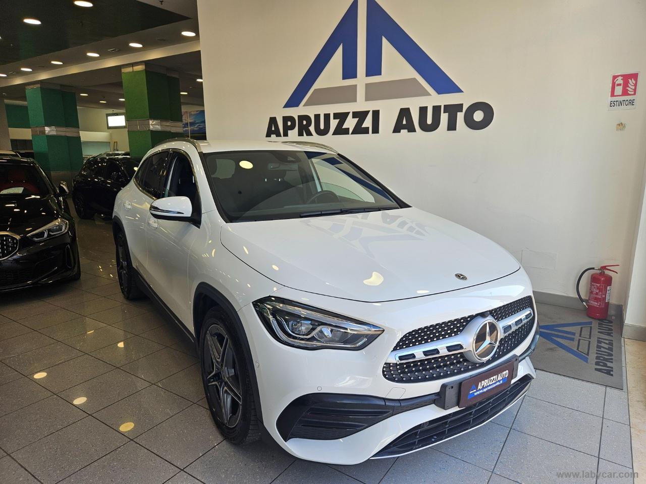 MERCEDES-BENZ GLA 180 d Automatic Premium
