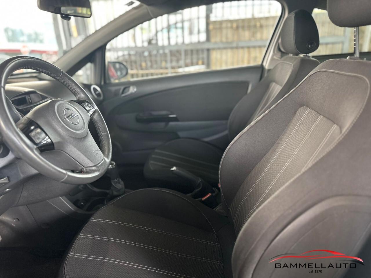 Opel Corsa 1.3 3p b-color 95CV