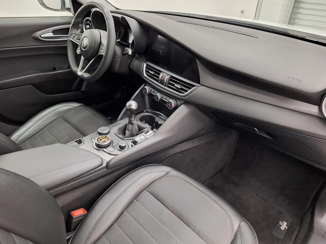 Alfa Romeo Giulia 2.2 180cv MT6 Business Sport