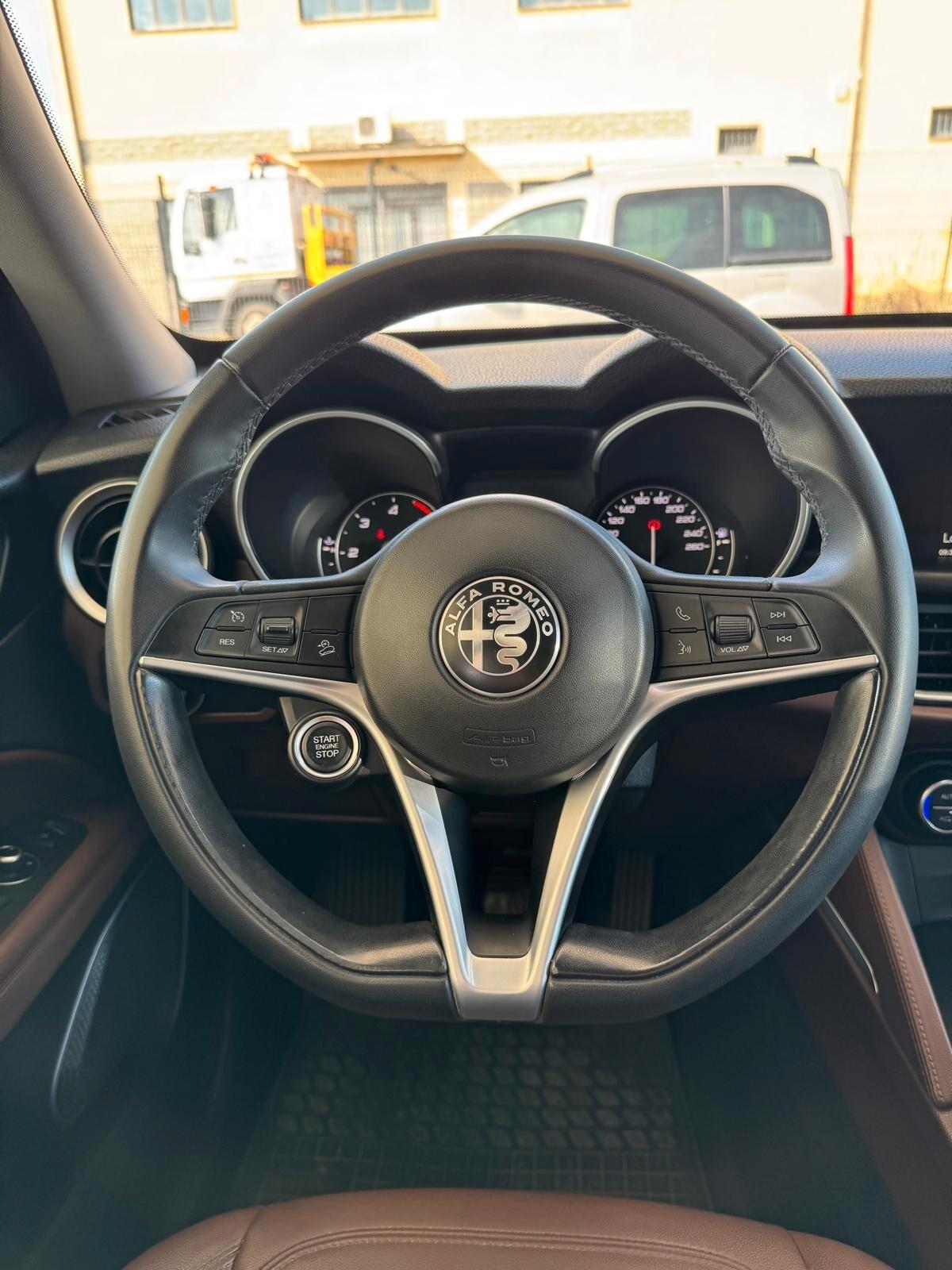 Alfa Romeo Stelvio 2.2 Turbodiesel AT8 RWD Business