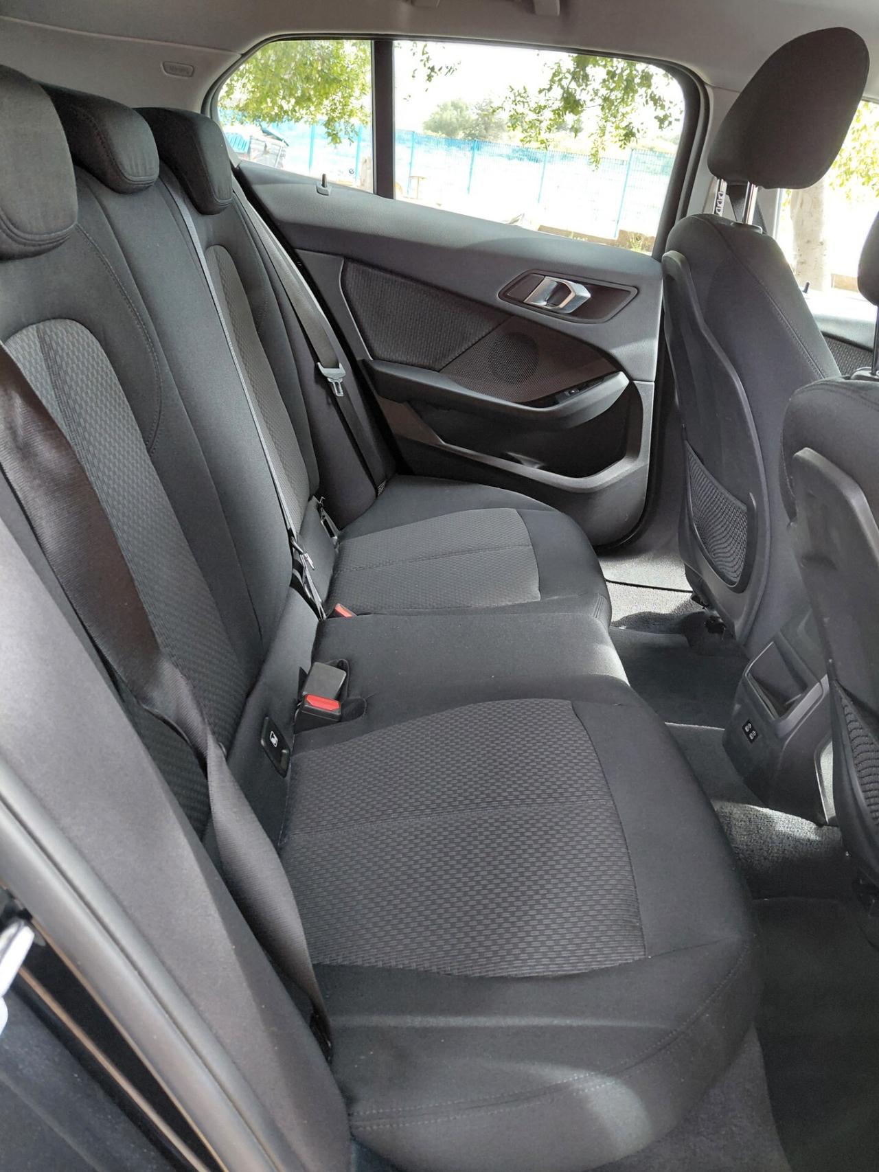 Bmw 116 116d 5p. Advantage