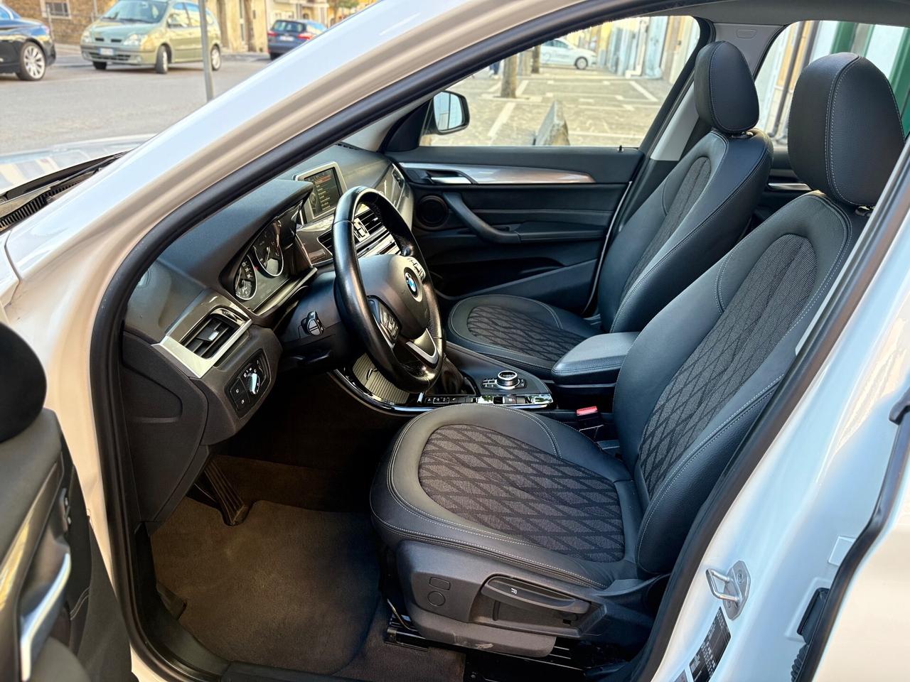 BMW X1 SDrive20d xLine FULL/LED/NAV/TETTO