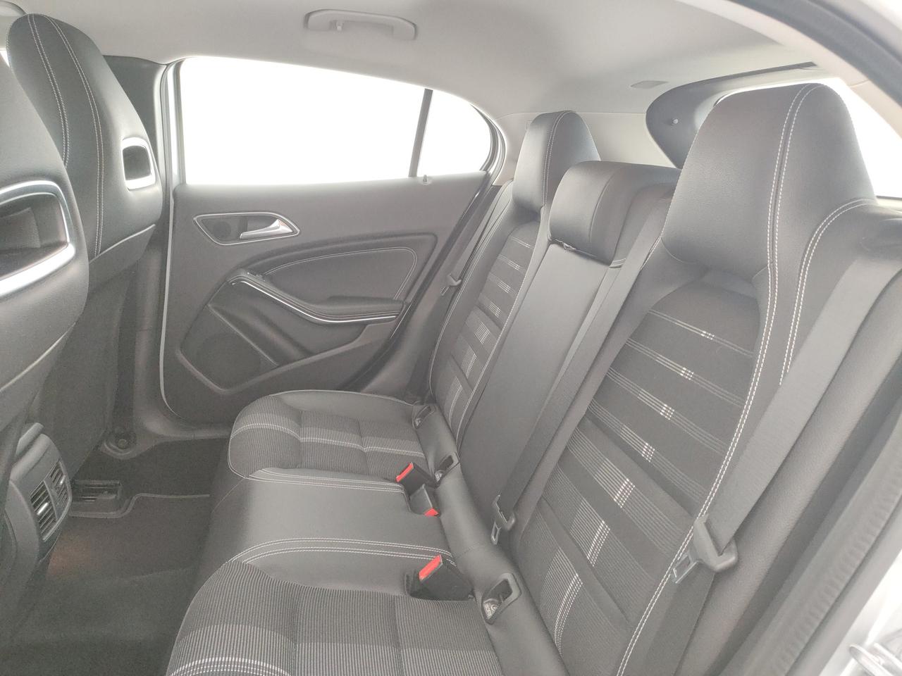 Mercedes-Benz GLA 180 Sport auto