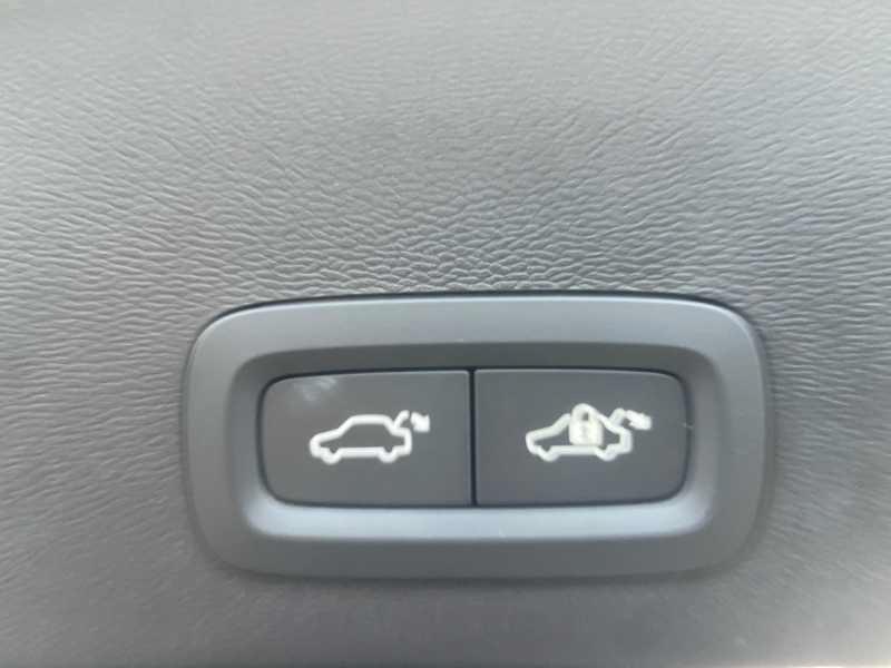 VOLVO XC40 2.0 b3 Core AuTo