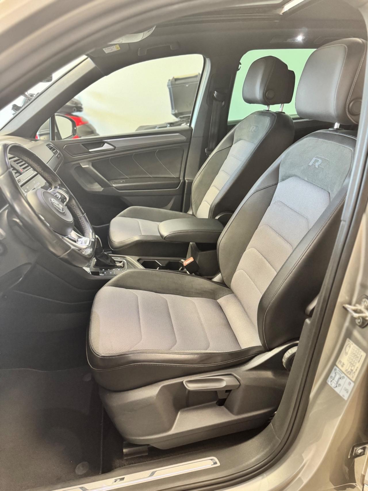 Volkswagen Tiguan R line 2.0 TDI SCR DSG BlueMotion Technology Tetto panoramico