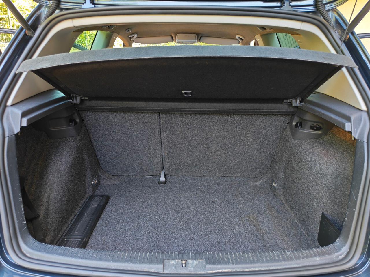 Volkswagen Golf 1.6 BENZINA 115cv / Uniproprietario