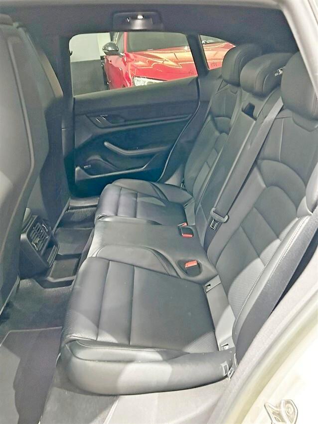 Porsche Taycan 4 Cross Turismo
