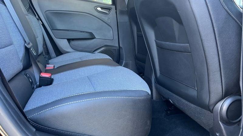 Renault Clio techno MY24 full hybrid E-Tech 145