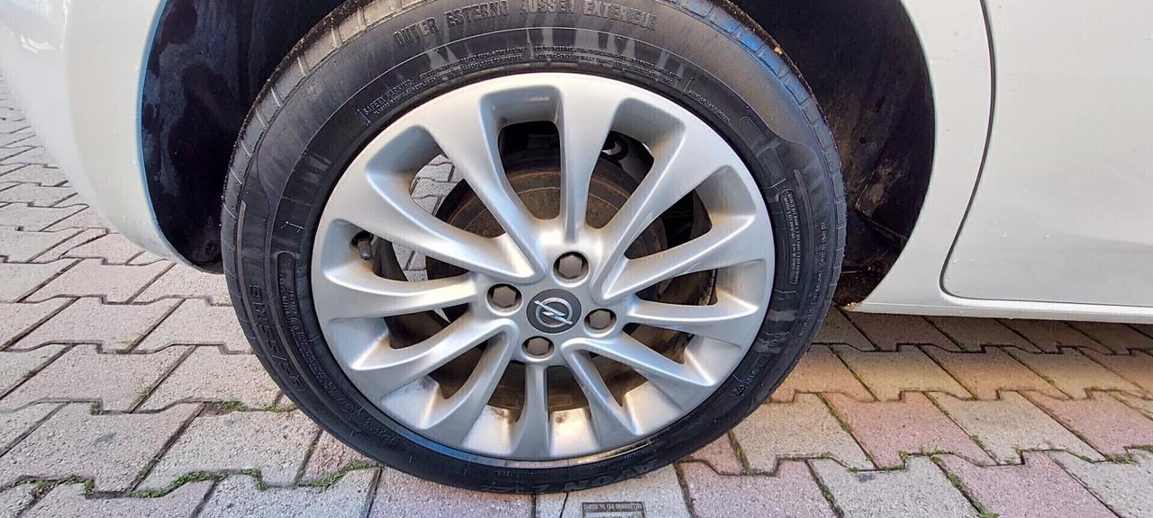 CORSA 1,3 MTJ DIESEL 75 CV MOD. INNOVATION LEGA TELEFONO SENSORI X NEOPATENTATI IMPECCABILE