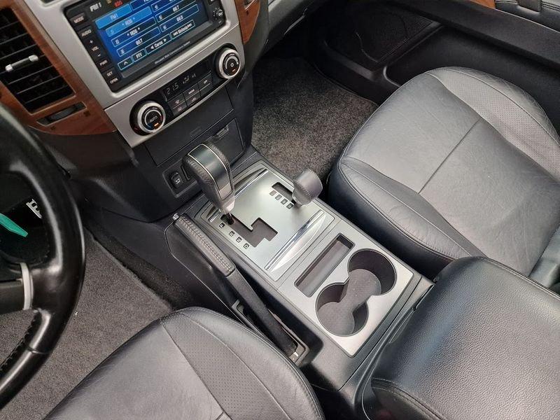 Mitsubishi Pajero Pajero 3.2 DI-D 16V 3p. Instyle AUTOCARRO N1 2 POSTI