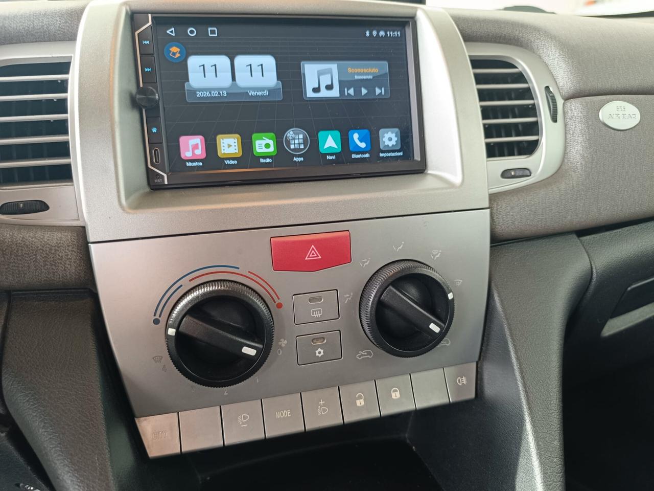 Lancia Ypsilon 1.3 MJT 75 CV Oro