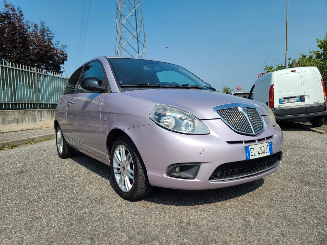 Lancia Ypsilon 1.4 Unyca Ecochic GPL X NEOPATENTATI