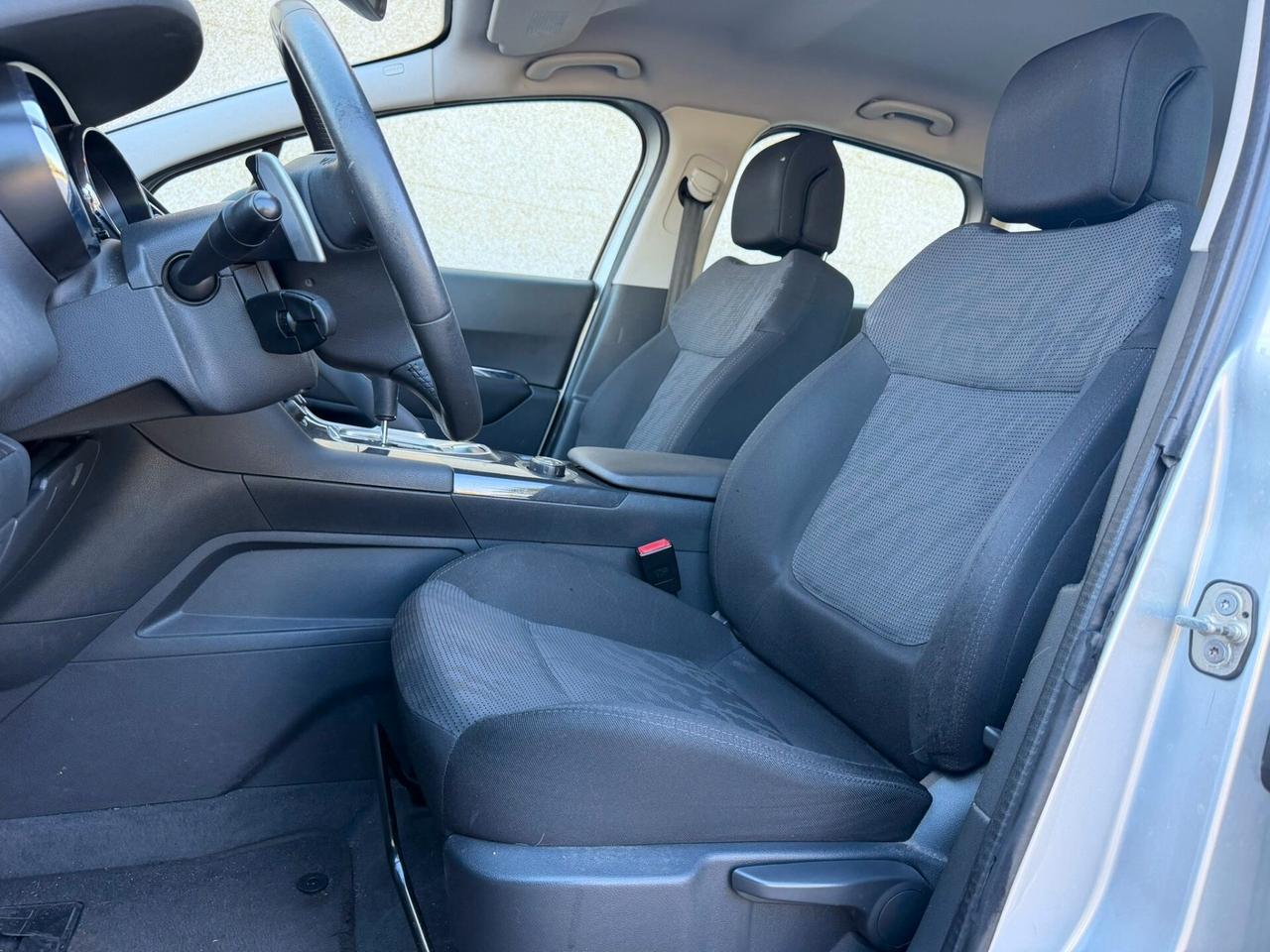 Peugeot 3008 1.6 HDi 112CV Automatico