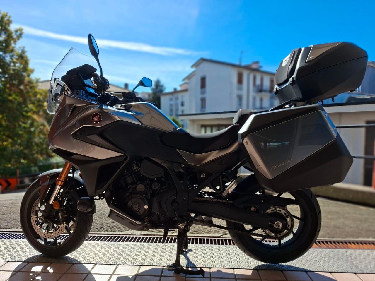 Honda NT 1100 DCT, travel elettronic suspension
