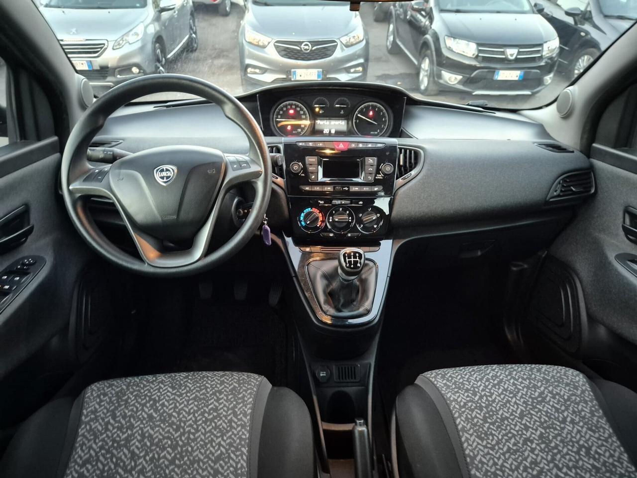 Lancia Ypsilon 1.2 69 CV 5 porte S&S Platinum