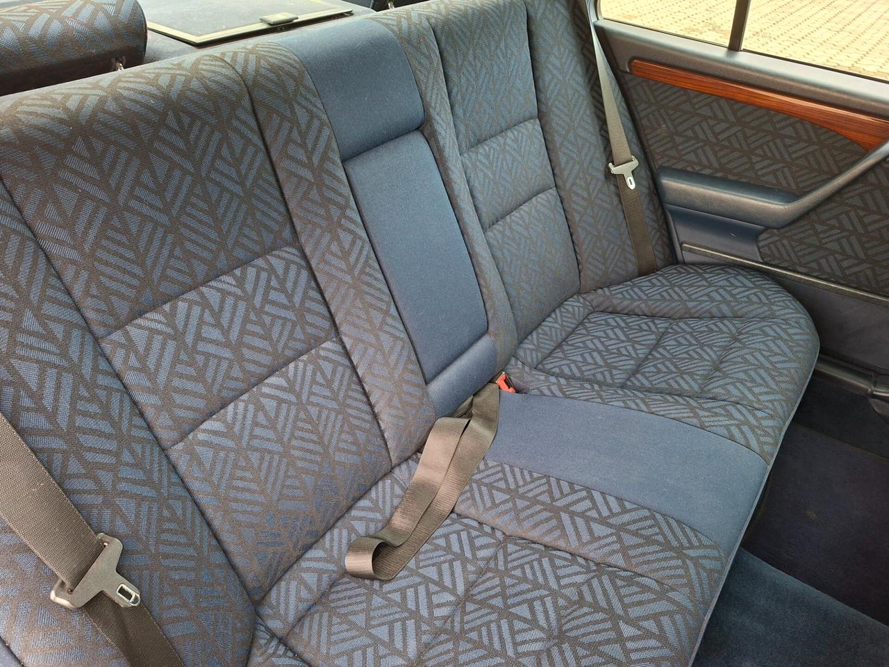Mercedes-benz C 200 Elegance *UNICO PROPRIETARIO*