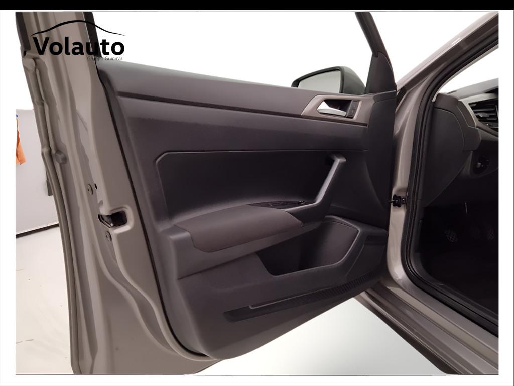 VOLKSWAGEN Polo VI 2022 - Polo 1.0 tsi R-Line 95cv