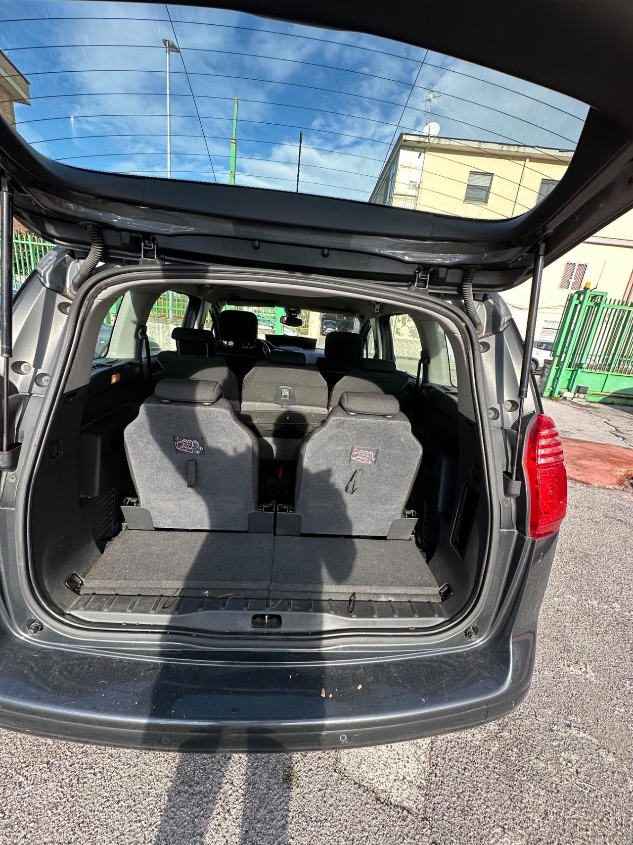 Peugeot 5008 2.0 HDi 150CV Féline