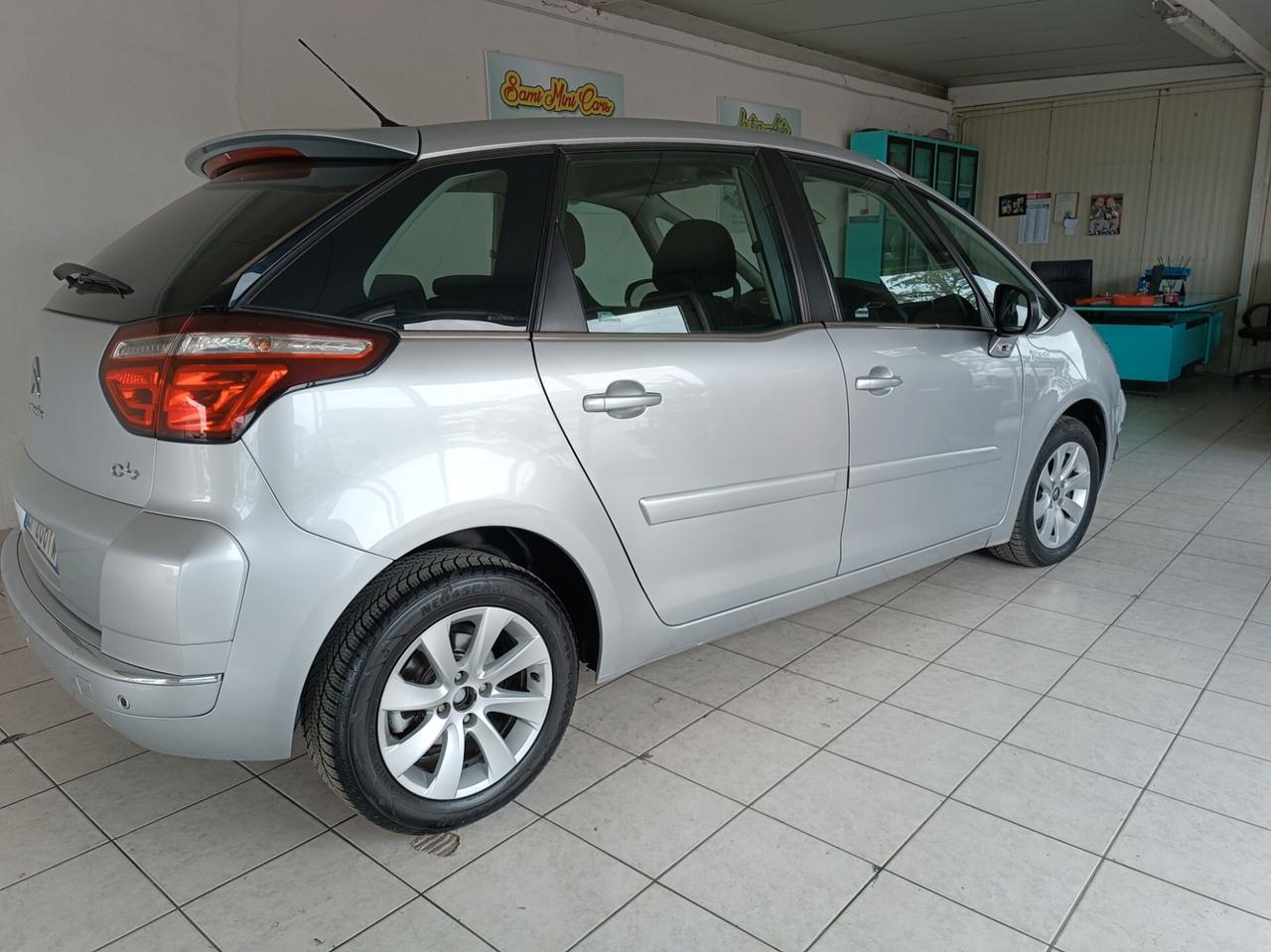 Citroen C4 Picasso business