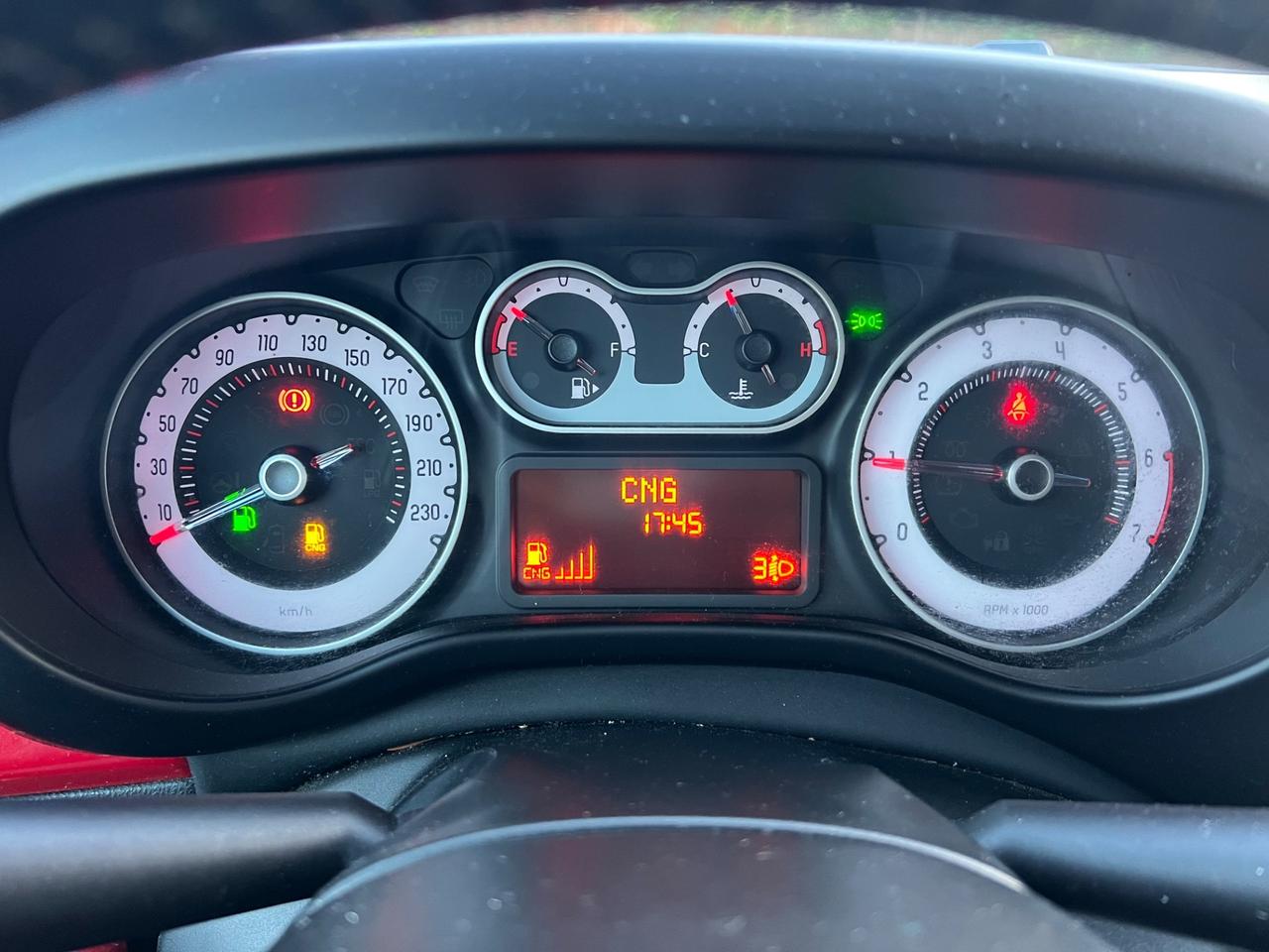 Fiat 500L Living 0.9 TwinAir Turbo Natural Power Lounge