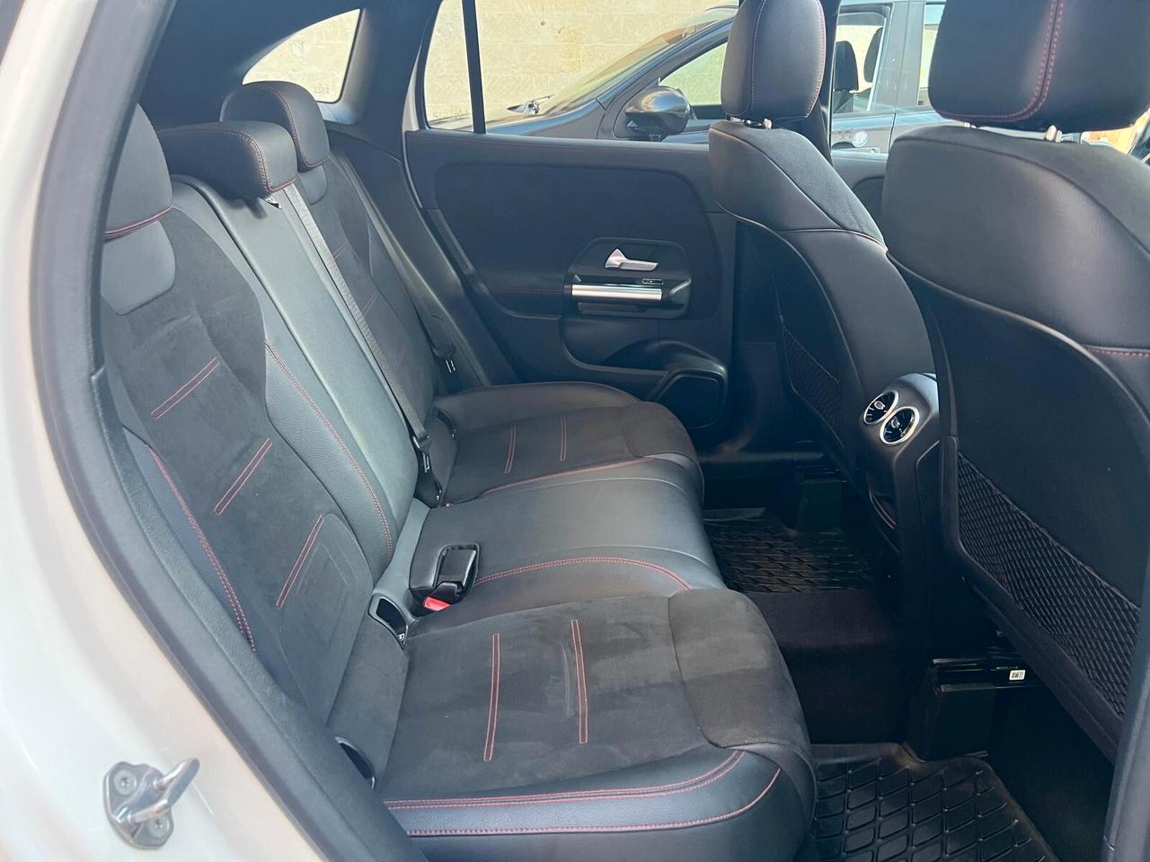 MERCEDES-BENZ GLA 200D PREMIUM 2.0 150CV TETTO NAVI CAM ANNO 2022