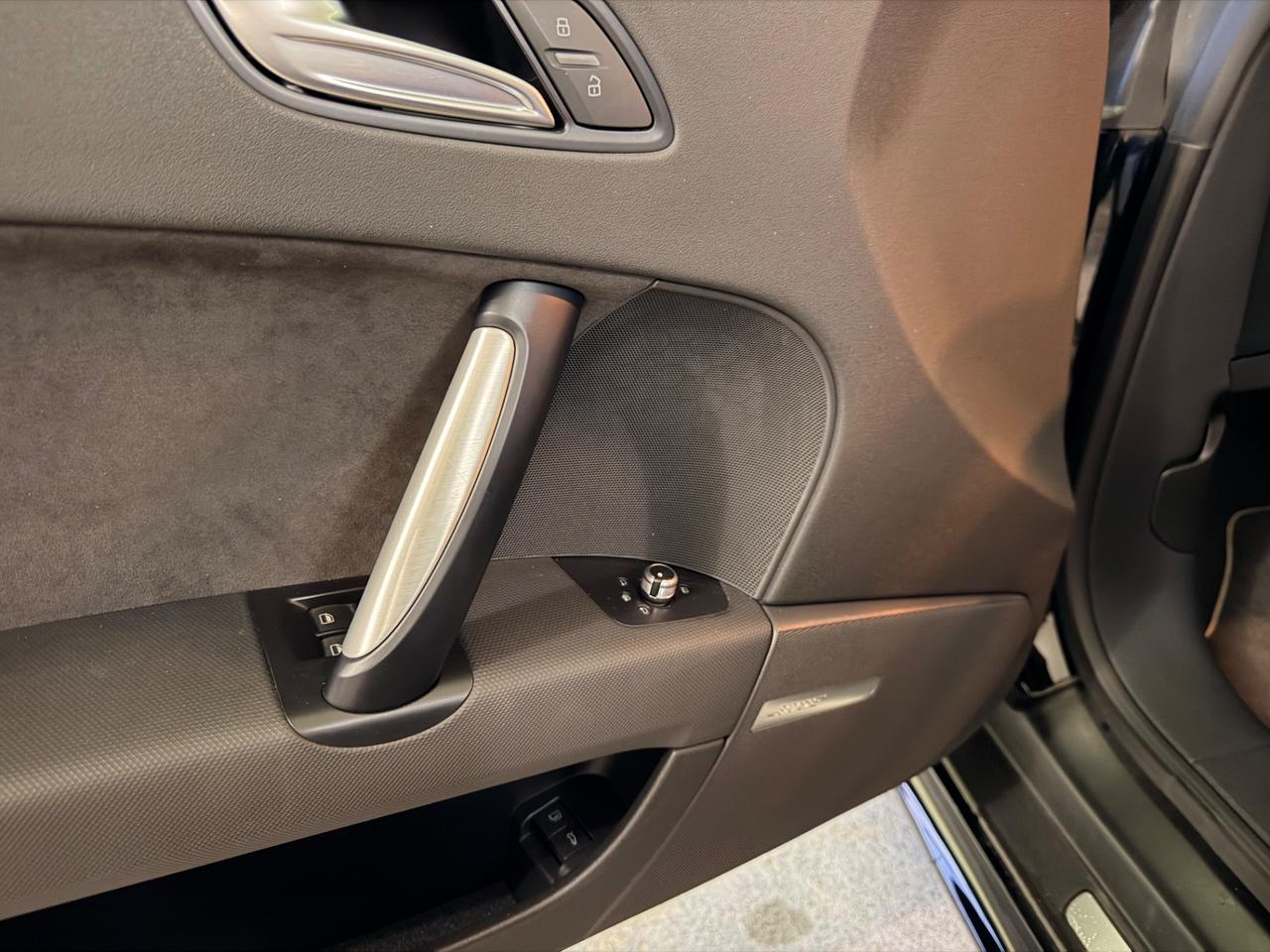 Audi TT TTS Coupé 2.0 TFSI 272 cv