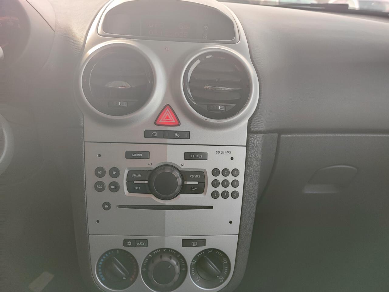 Opel Corsa 1.2 5 porte Cosmo