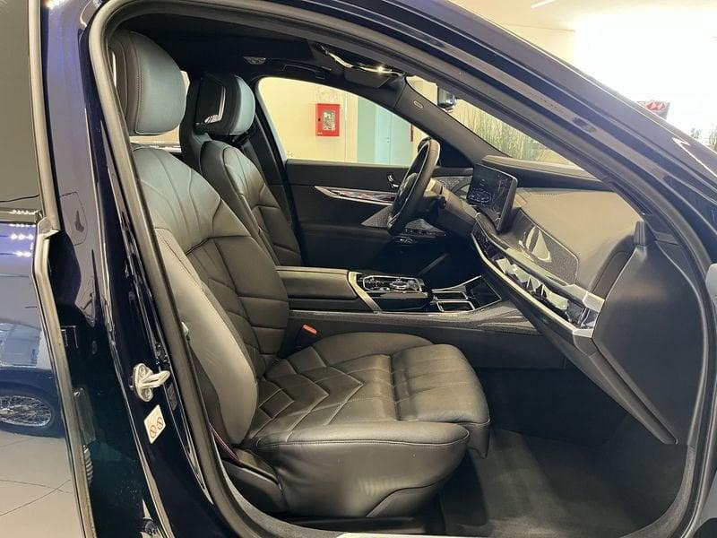 BMW Serie 7 G70 i7 xdrive60 MSport