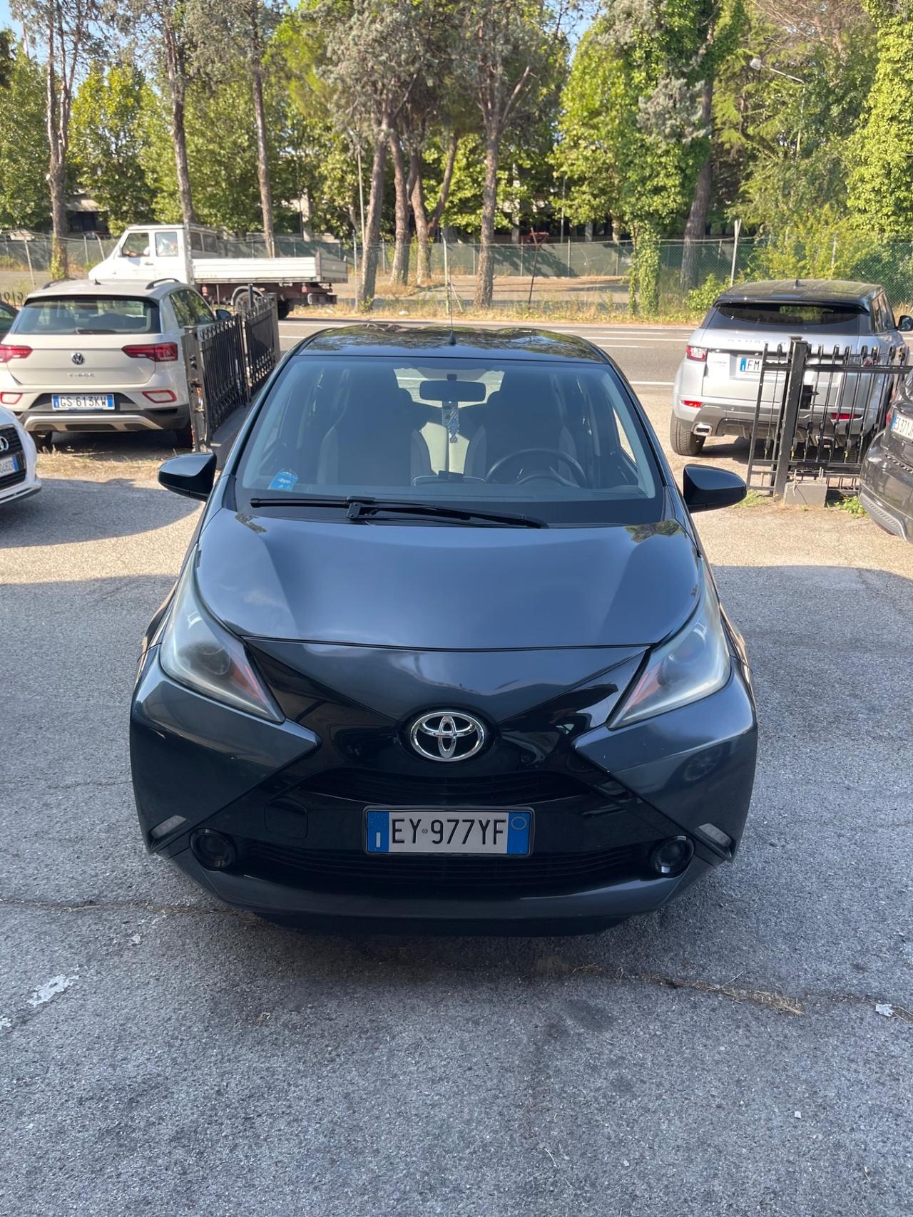 Toyota Aygo 1.0 VVT-i 69 CV 5 porte x-play