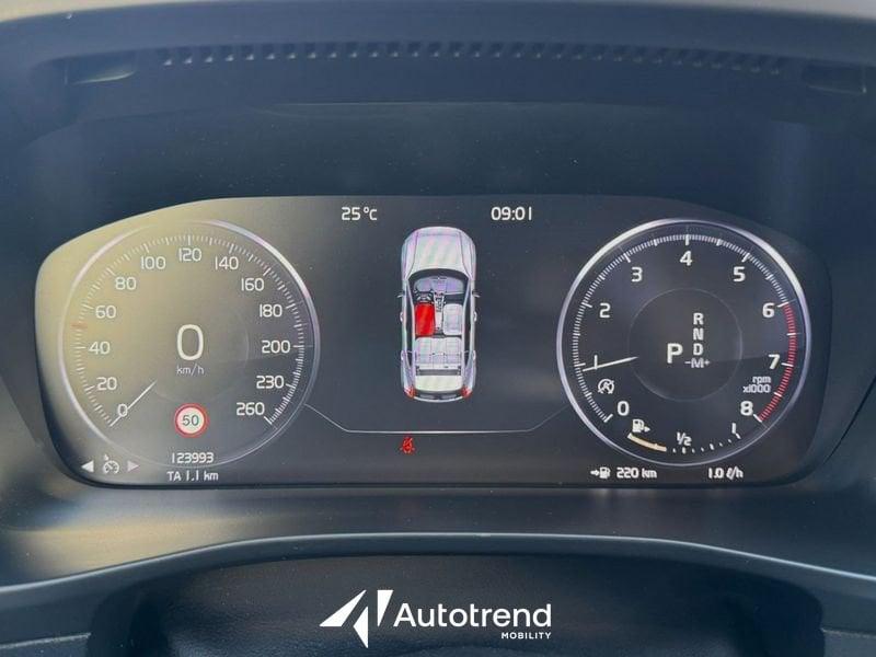Volvo XC40 T2 129 CV Automatico Core N1 Autocarro