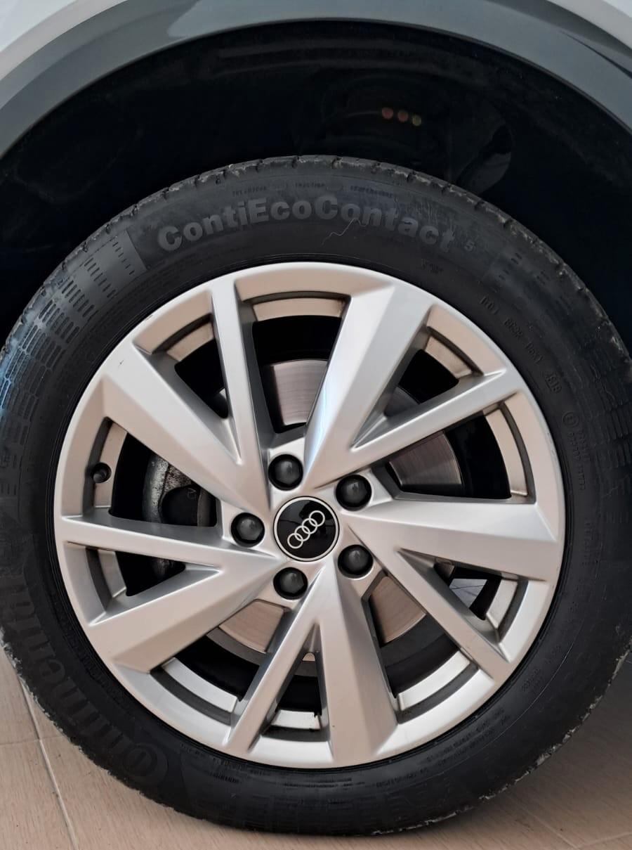 Audi Q2 35 TDI S tronic Business