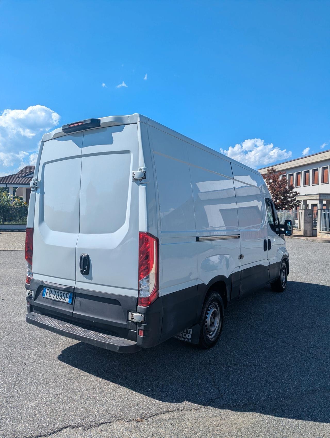 Iveco Daily 35S20 L pochi km