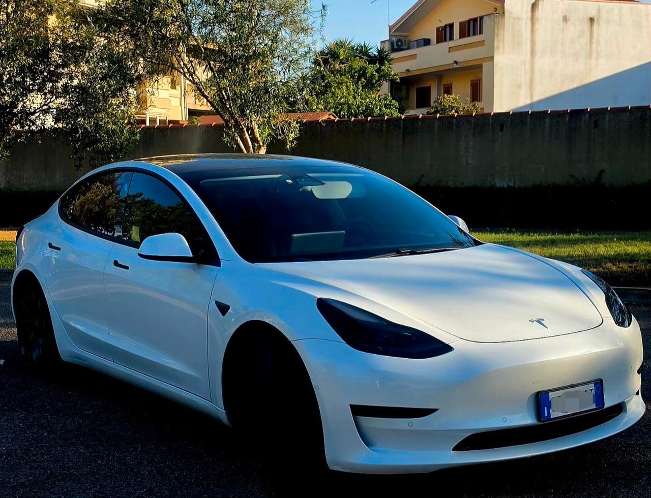 Tesla Model 3 Long Range AWD Performance