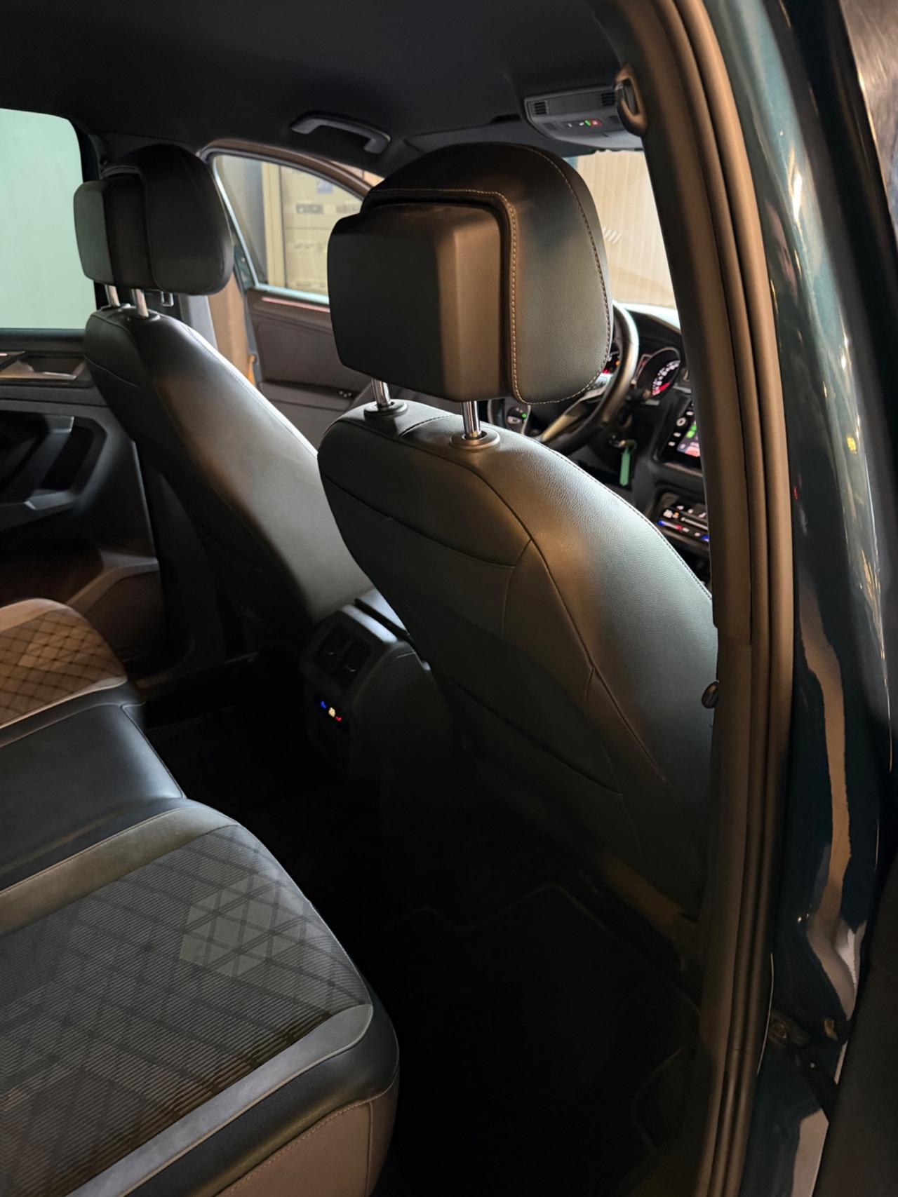 Volkswagen TIGUAN 2.0 TDI RLINE IQ MATRIX KMCERTIF