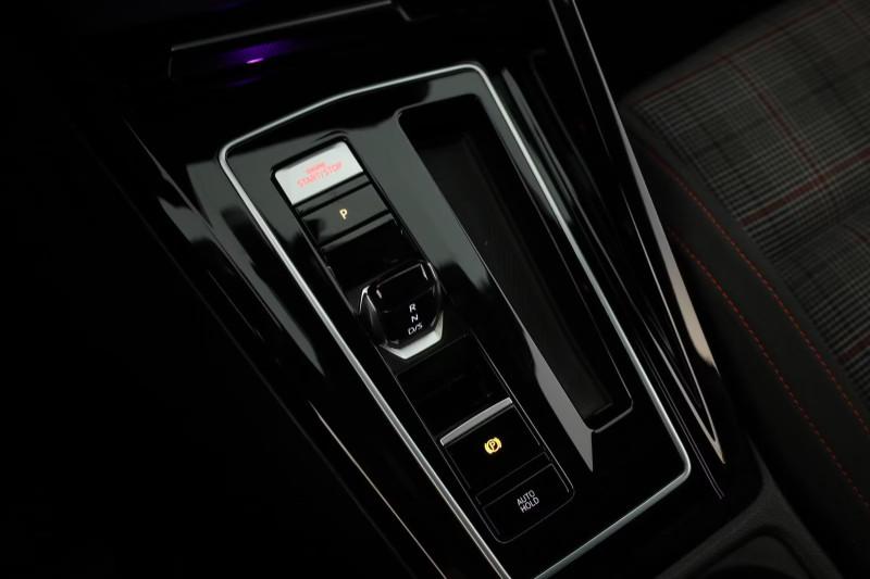 VOLKSWAGEN GOLF GTI DSG Nero LED Pano HUD Navi SHZ Kam 19" *AUTO SU ORDINAZIONE*