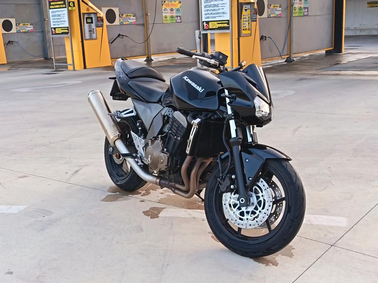 Kawasaki Z 750 Total black