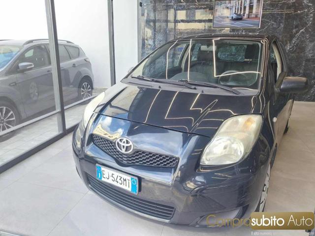 TOYOTA Yaris 1.0 3 porte Sol (Garanzia 12 Mesi)