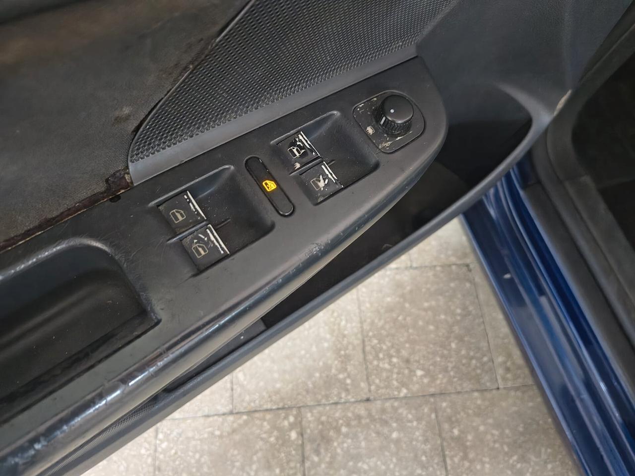 Volkswagen Golf 2.0 16V TDI 5p. Comfortline - KM155000