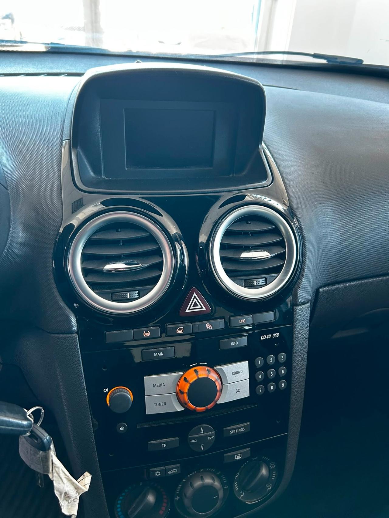 Opel Corsa 1.2 GPL X NEOPATENTATI 2015