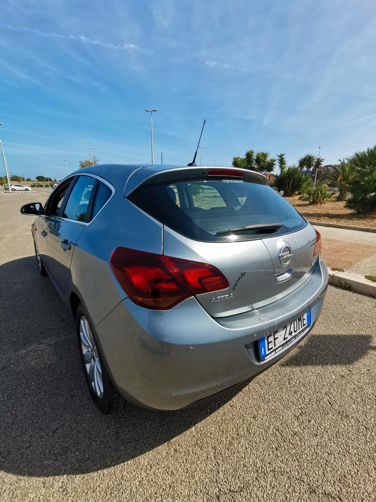Opel Astra 1.7 CDTI 110CV 5P. Cosmo 12/2010