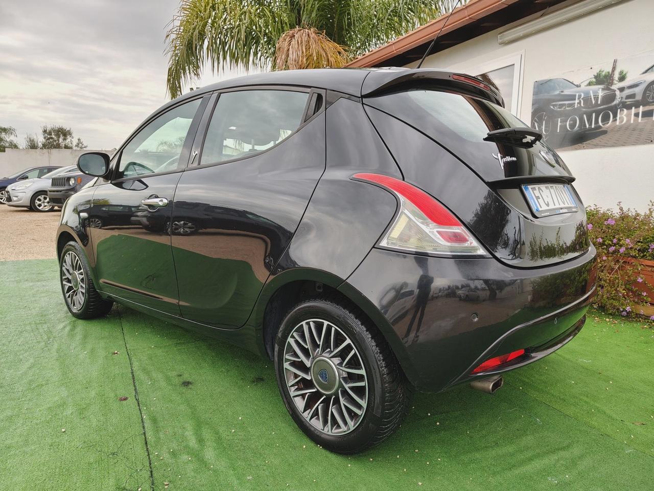 Lancia Ypsilon 1.2 69 CV 5 porte Gold - 2016