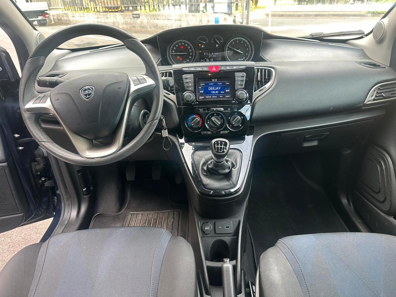 Lancia Ypsilon 1.0 FireFly 5 porte S&S Hybrid Ecochic Gold