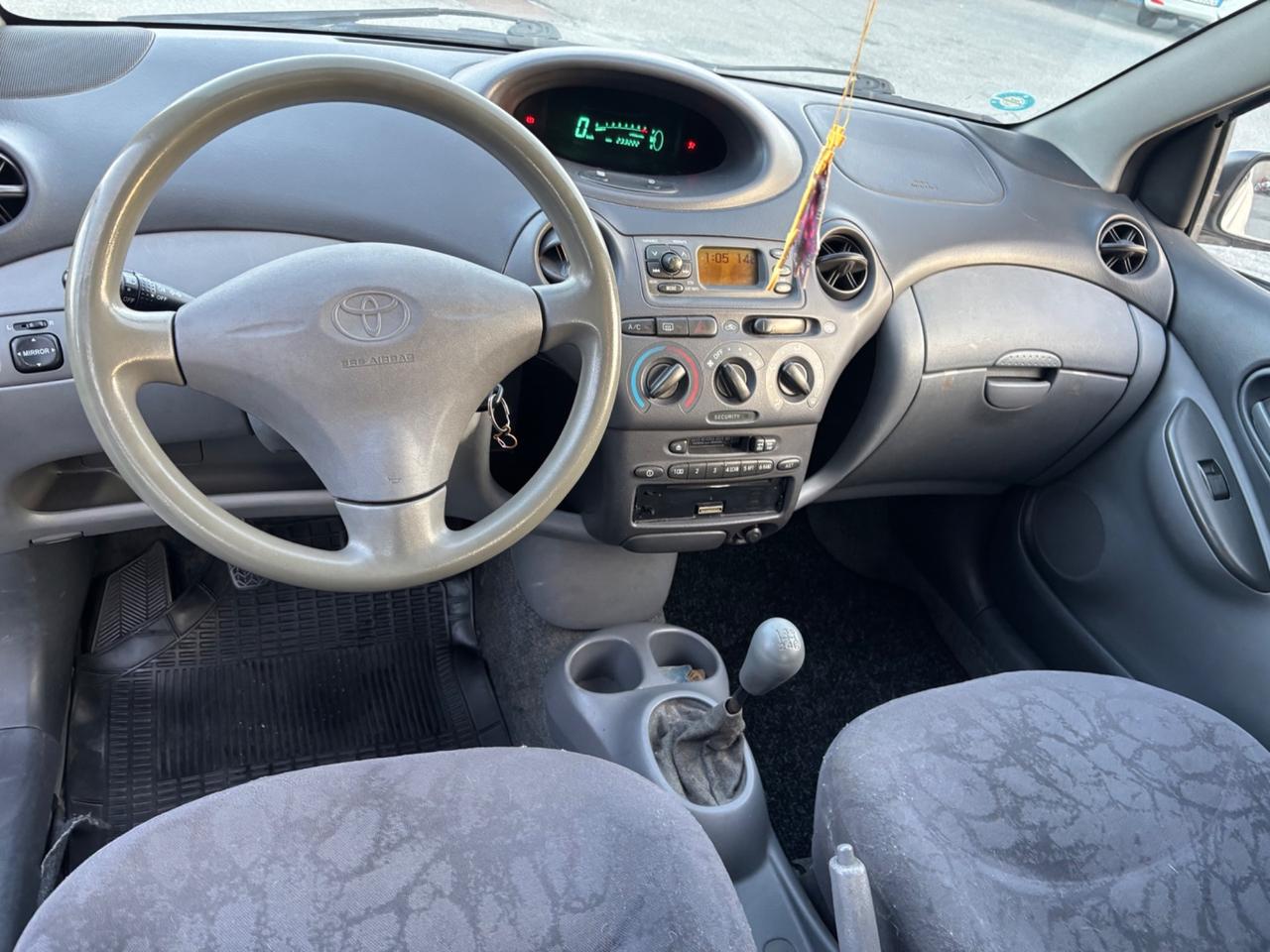 Toyota Yaris 1.0i 16V cat 3 porte Sol