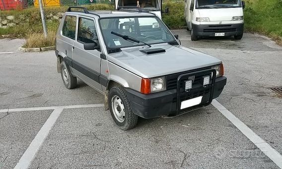 FIAT Panda 1ª serie 1000 4x4 CLX GANCIO TRAINO - Annunci Urbino