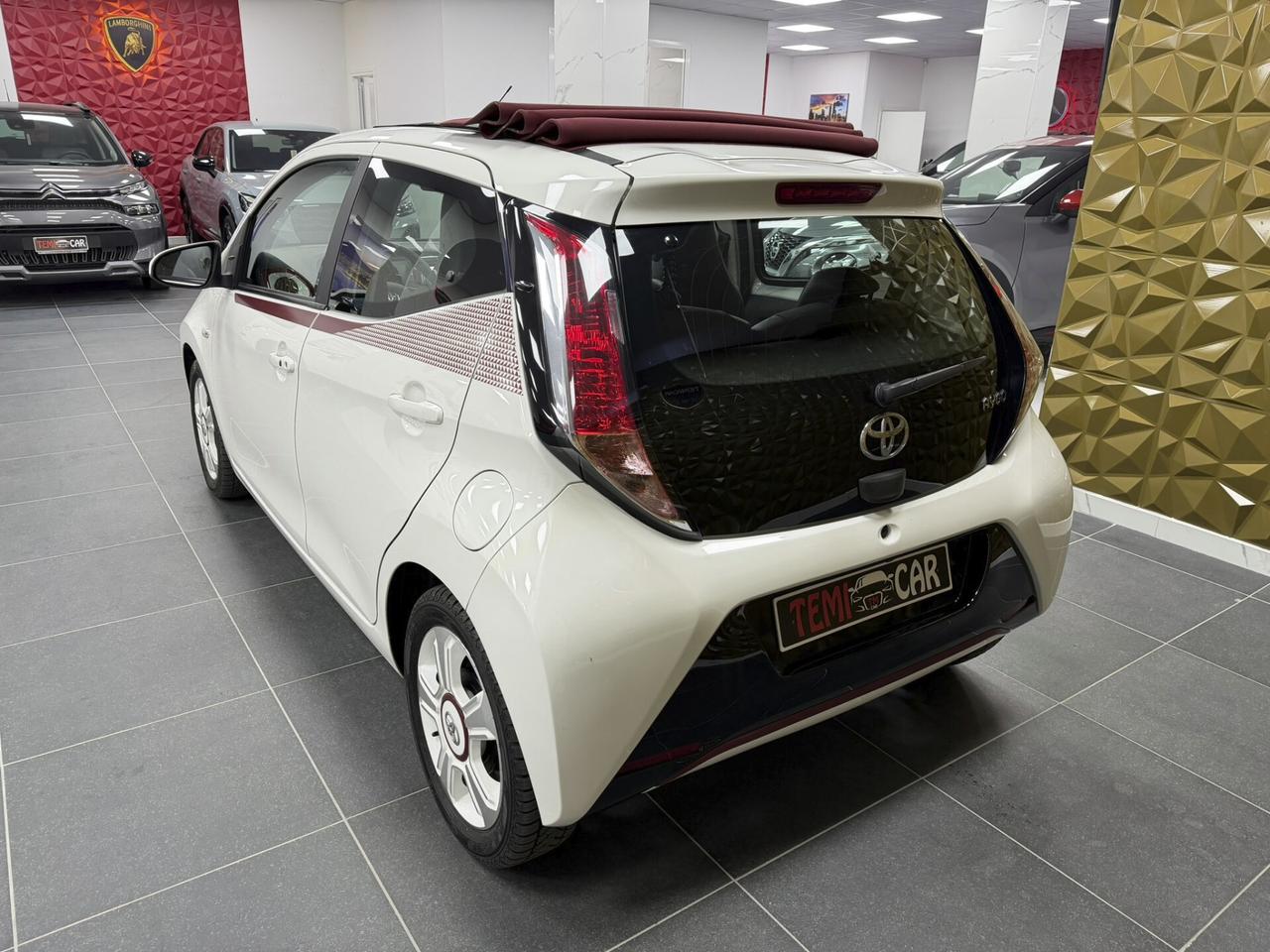 Toyota Aygo 1.0 VVT-i 69 CV 5 porte x-wave TSS