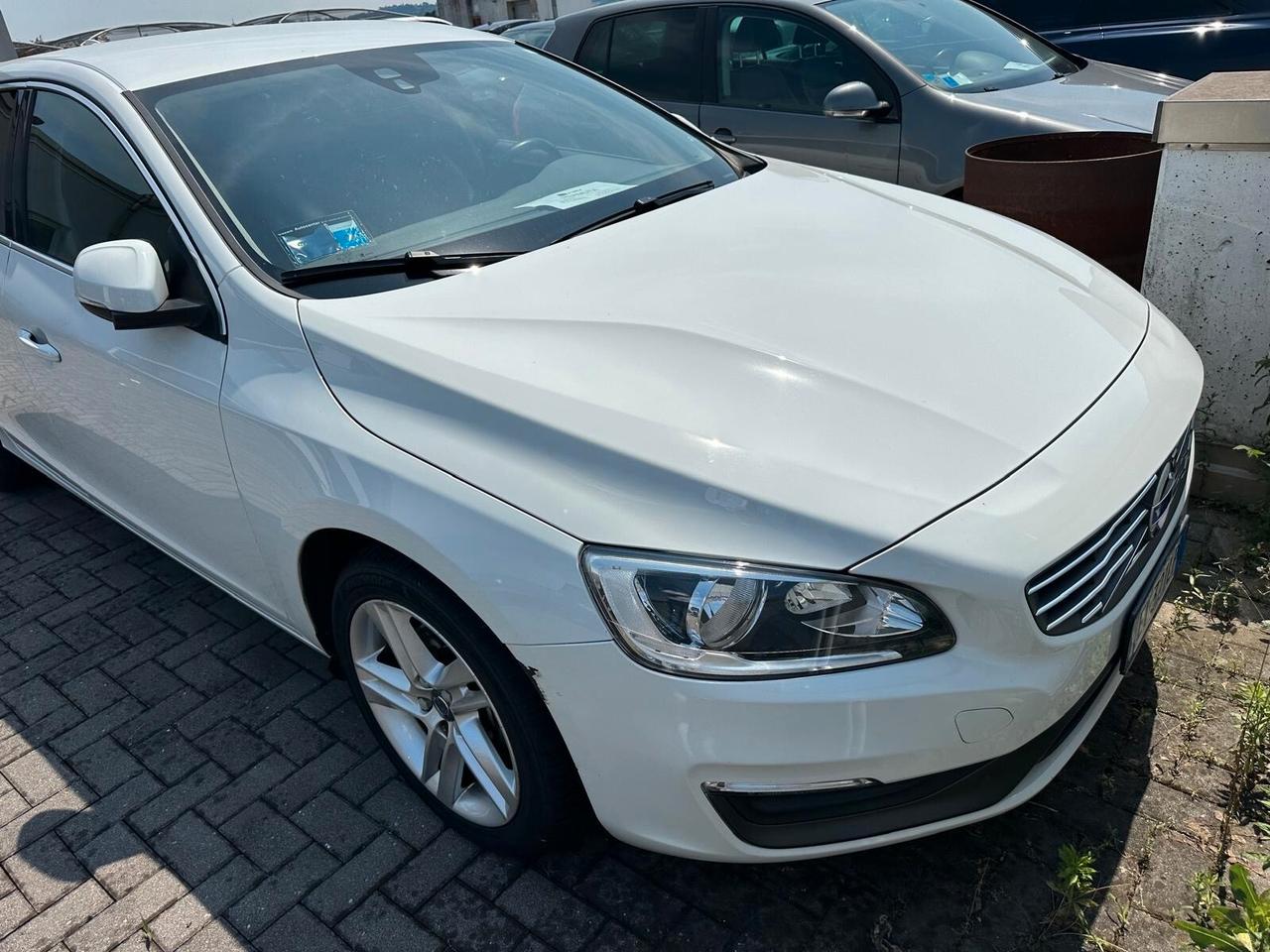 Volvo V60 D4 Geartronic R-design Kinetic
