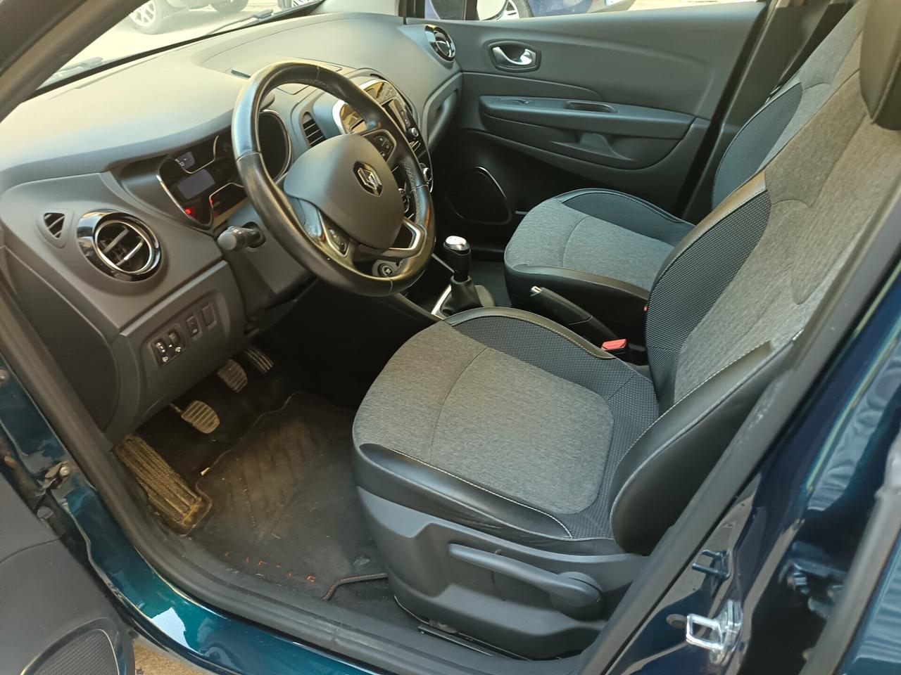 Renault Captur 1.5.DCI Sport Edition2 km.95000 Full Optional